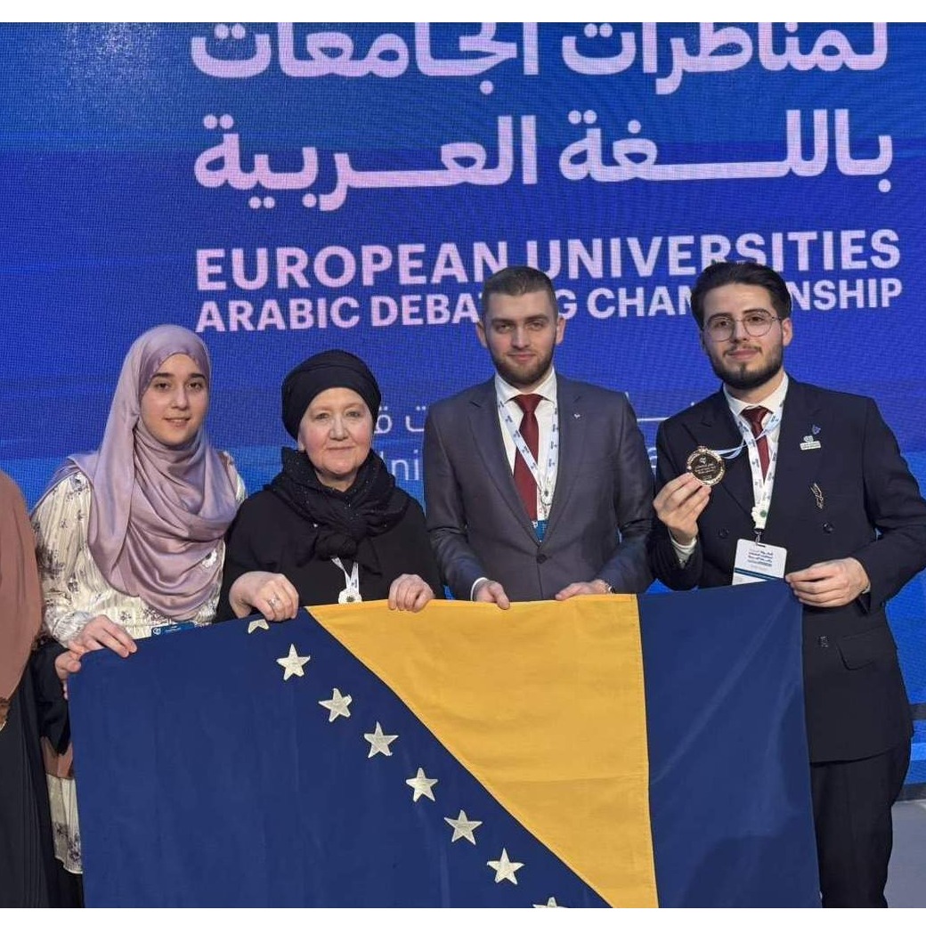  Qatar Debate: Tim sarajevskog FIN-a osvojio drugo mjesto na Evropskom univerzitetskom debatnom prvenstvu na arapskom jeziku