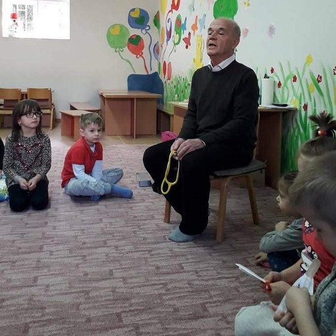 Primarijus dr. Hasan Vele – život posvećen zdravlju najmlađih