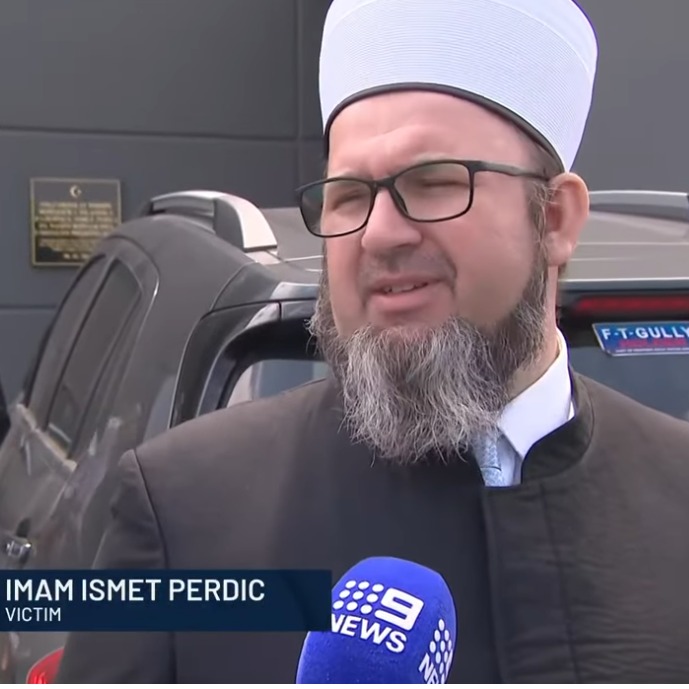 Islamofobni napad na bh. imama: Vrijeđali njega i suprugu, te presjekli put i izbacili s ceste (Video)