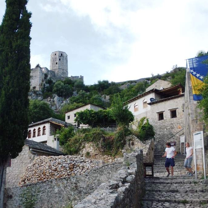 Gavrankapetanova kula se urušava, džamiju zapljuskuju fekalije, krug medrese koriste kao skladište...