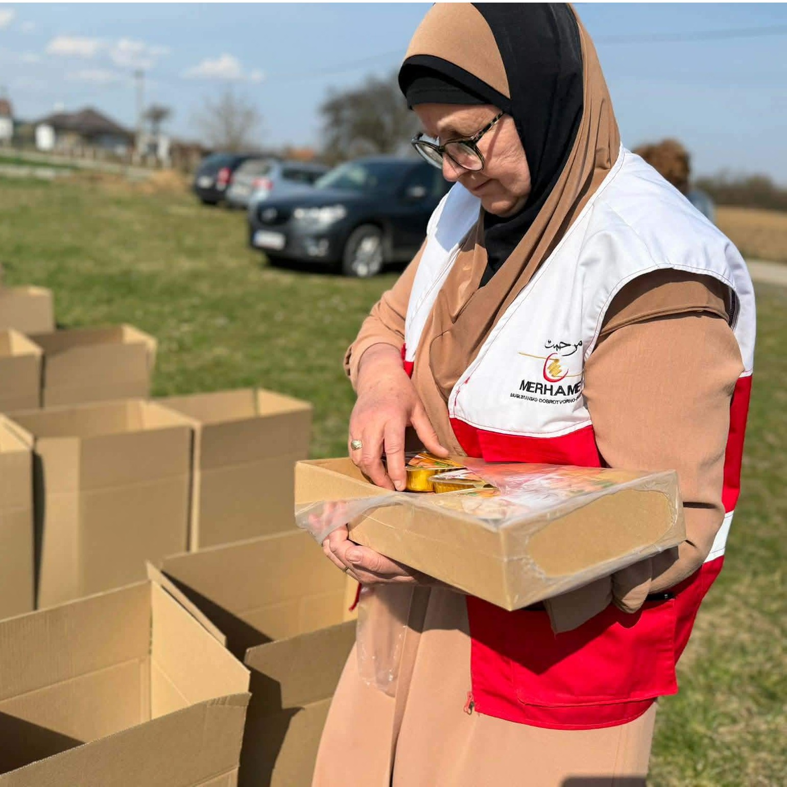 Uoči Ramazanskog bajrama Država Katar osigurala pakete povratničkim porodicama u RS-u