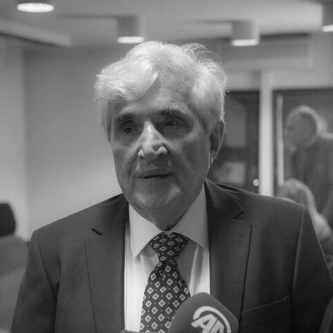 NA: In memoriam | Mehmed Dizdar - Benca: Rusmir Mahmutćehajić - ČOVJEK iznad svih titula