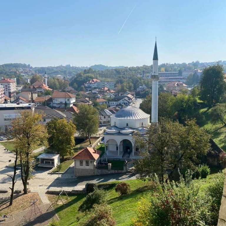 Sa munare Husejnije uči mujezin...: 200 godina džamije Husein-kapetana Gradaščevića