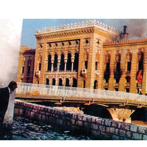 Trideset četiri godine od paljenja sarajevske Vijećnice: Knjige se moraju vratiti - u inat barbarima!