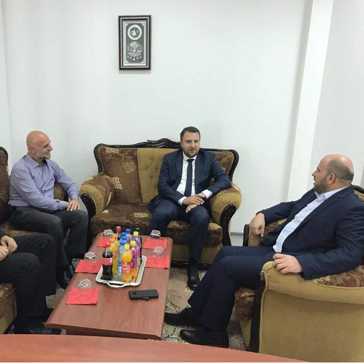 Skaka u Podgorici sa reisom Fejzićem, hafizom Bugarijem i predstavnicima Bošnjaka Crne Gore (Foto)