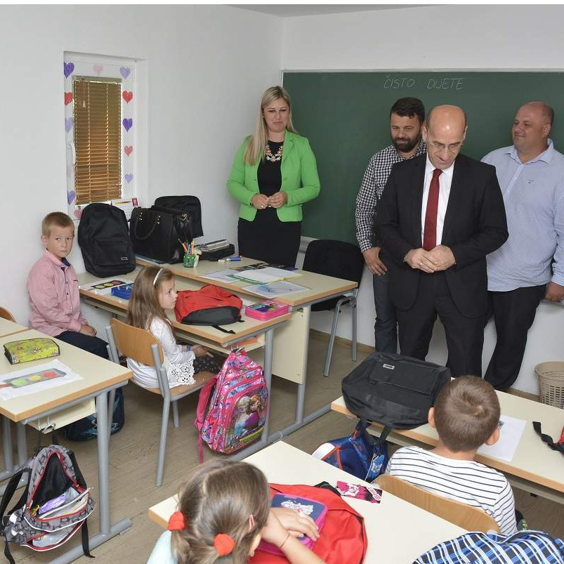 Salkić posjetio Osnovu školu „1. mart“ u Vrbanjcima kod Kotor Varoša