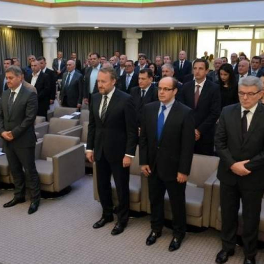 SDA: Umjesto isprazne retorike trebamo se okrenuti otvaranju radnih mjesta