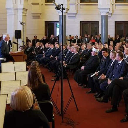 Bakir Izetbegović u Vijećnici: Bošnjaci su vezivno tkivo BiH, iduće godine novi Bošnjački sabor