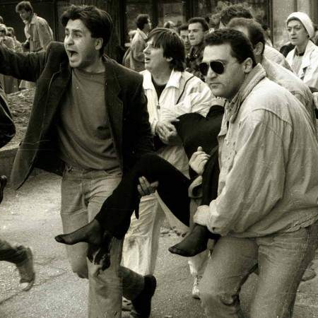 MESS predstavio fotografije Hidajeta Delića 'Žene u opkoljenom Sarajevu' 