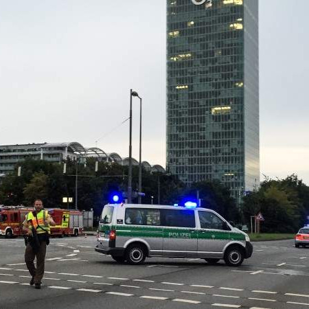 Čovjek naoružan nožem povrijedio nekoliko ljudi u Muenchenu