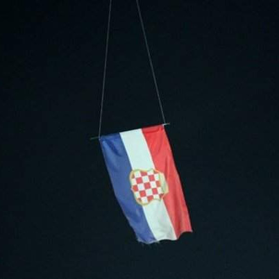 Dron sa zastavom tzv. Herceg-Bosne obilježio utakmicu u Mostaru