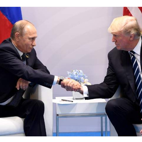Putin i Trump rukovali se na samitu u Vijetnamu