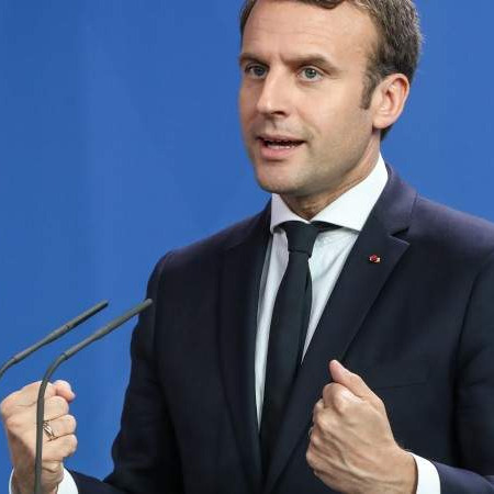 Macron objavio plan za rješavanje socijalnih problema francuskih predgrađa 