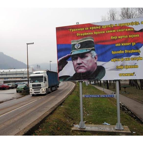U Zvorniku bilbord Mladiću, u Zagrebu smrtovnice Hrvatskoj