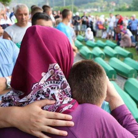 Pamti i opomominji: U Potočarima će smiraj naći duše 71 žrtve bezumne mržnje