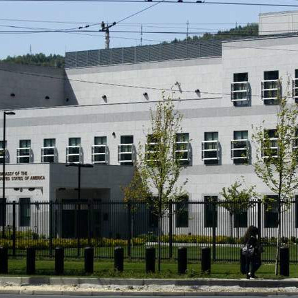 Ambasada SAD-a: Nepoštovanje odluka Ustvanog suda je kršenje vladavine prava