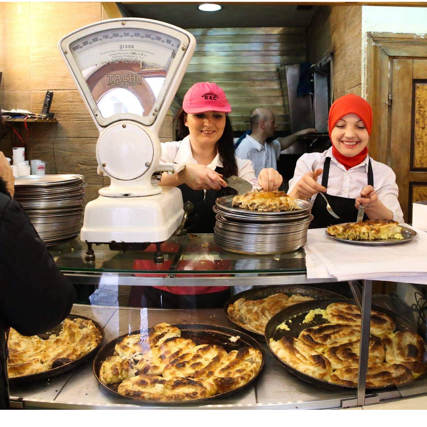  Burek - šest stoljeća neizostavan element na bosanskoj sofri