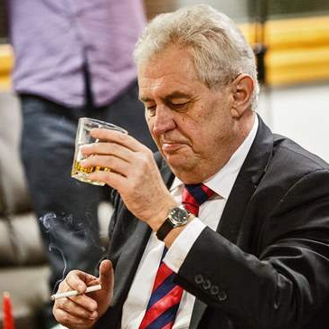 Islamofob Zeman pobijedio u prvom krugu predsjedničkih izbora u Češkoj