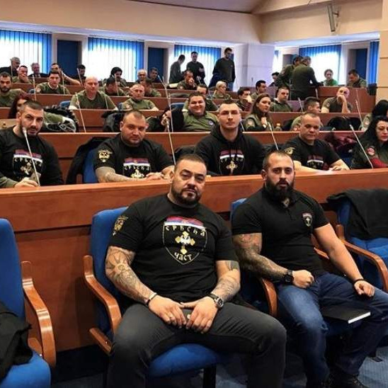 NDP: Ko je dozvolio boravak u Skupštini RS-a samozvanih paravojnika?
