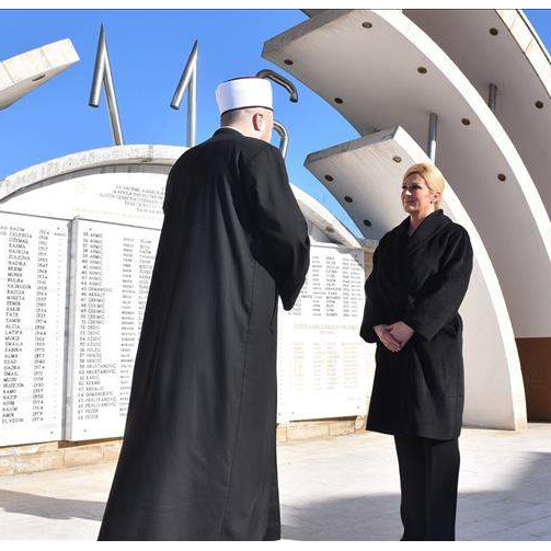 Kolinda Grabar-Kitarović se poklonila žrtvama u Ahmićima