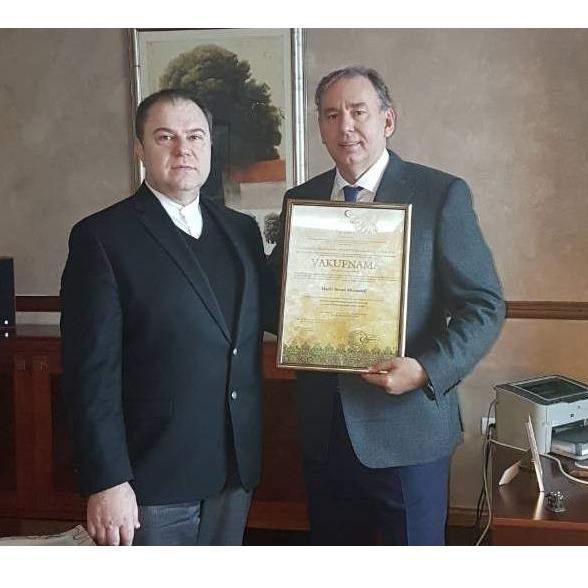 Vakifi | Predsjednik FK Željezničar donirao Gazi Husrev-begovoj medresi 34.000 KM