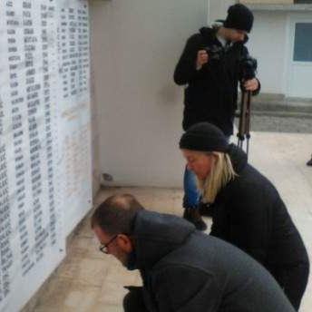 Hrvatski aktivisti za ljudska prava poklonili se žrtvama Ahmića