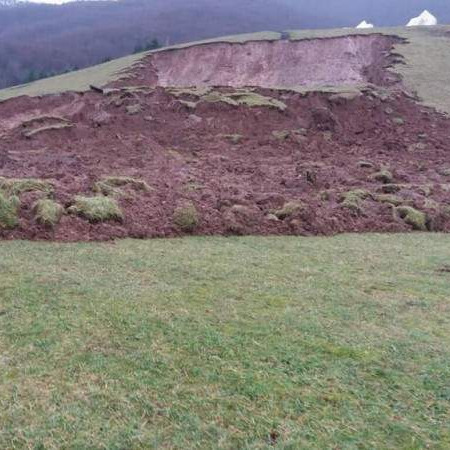 Klizište 15 metara od spomenika na Sutjesci, situacija alarmantna