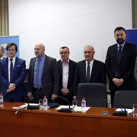 Potpisan Kolektivni ugovor za 40.000 državnih službenika