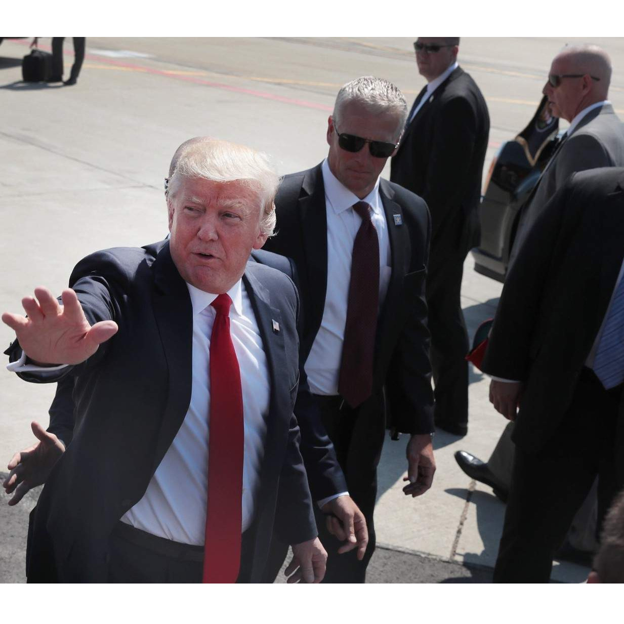 Uhapšen vozač koji je prevozio novinare u pratnji Trumpa 