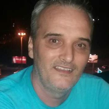 Podgorica: Bombu na Ambasadu SAD-a bacio Srbin kojeg je odlikovao Slobodan Milošević?