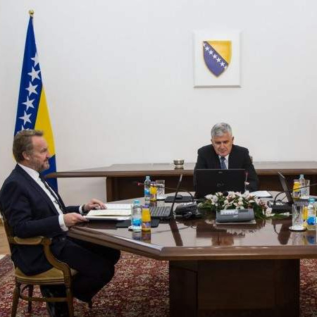 Članovi Predsjedništva BiH u subotu u audijenciji kod pape Franje 