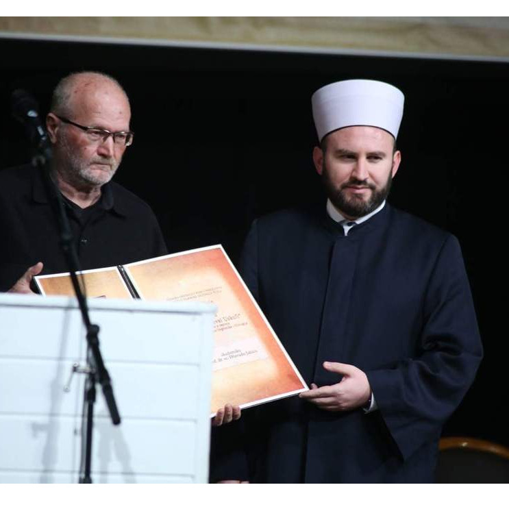 Akademiku Dževadu Jahiću uručena Povelja “Muhamed Hevai Uskufi” 