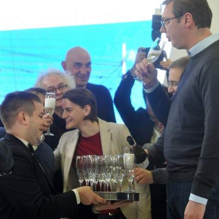 Srbija se potpuno predala Vučiću:  Osvojili Beograd i još tri grada