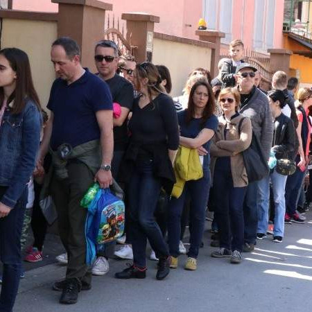 Red za vožnju Trebevićkom žičarom i danas dug stotinama metara