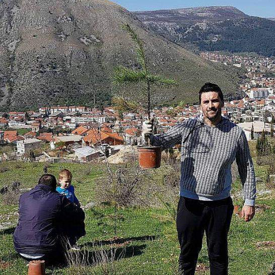 Akcija pošumljavanja u Mostaru: Volonteri posadili 4500 sadnica