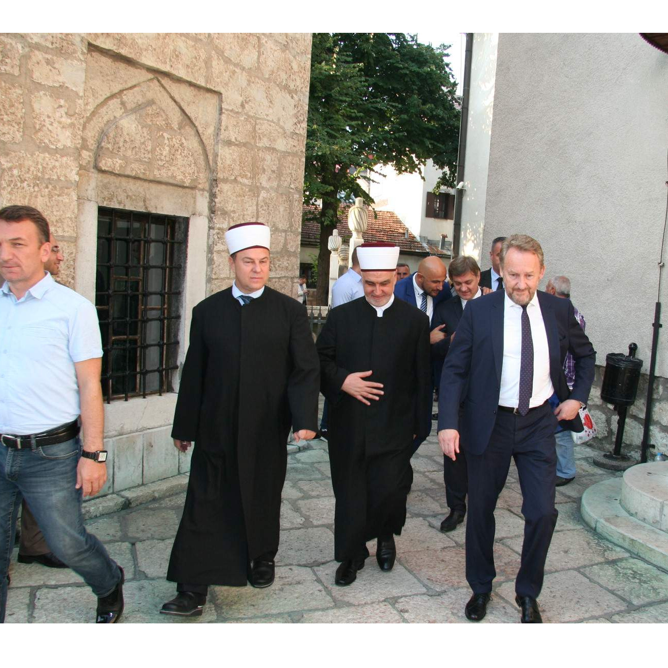 Izetbegović sa reisom Kavazovićem, Lavićem, Kulenovićem, Zvizdićem... 