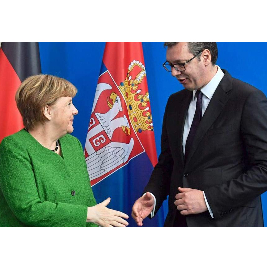 Merkel Vučiću: Imate dosta napetih situacija i želimo pomoći