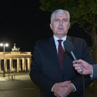 Čović: Merkel nastoji pomoći da dođemo do rješenja za Izborni zakon