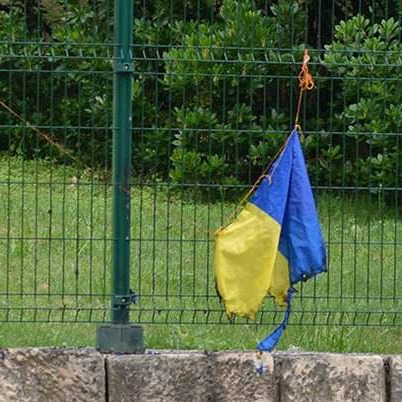Mostar: Pokušali zapaliti državnu zastavu, stižu osude