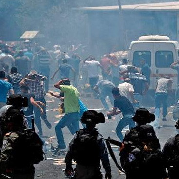 Trojica Palestinca ubijena, a stotine povrijeđenih kod džamije Al-Aqsa