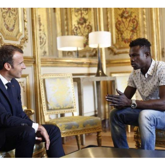 HEROJ GODINE | Muslimanskog migranta koji je spasio dijete primo predsjednik Macron