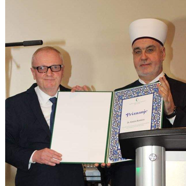 Reisu-l-ulema Kavazović uručio priznanje akademiku Emiru Ramiću 
