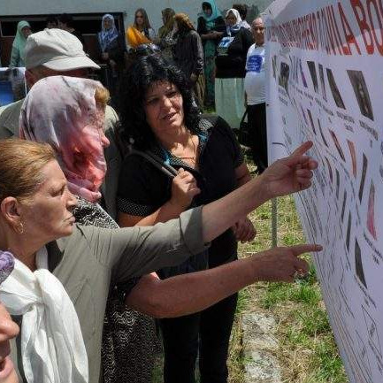 Sjećanje na "Žive lomače": Zatvoreno i spaljeno više od 140 Bošnjaka