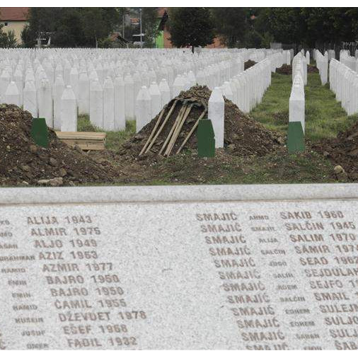 Sve spremno za 11. juli: Iskopani mezari za 35 žrtava srebreničkog genocida
