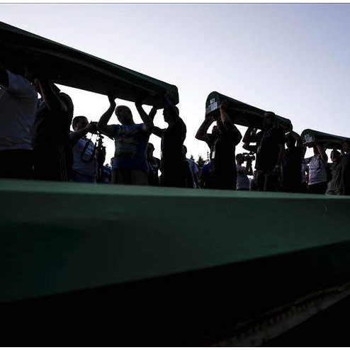 Tabuti srebreničkih žrtava preneseni na Musalu 