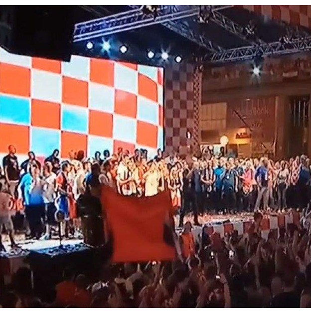 Thompson na dočeku Vatrenih pjevao "Lijepa li si", pomenuo tzv. Herceg-Bosnu (Video)