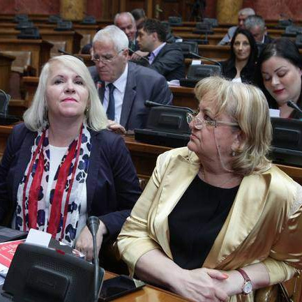 Ko li će sahraniti Vjericu Radetu?