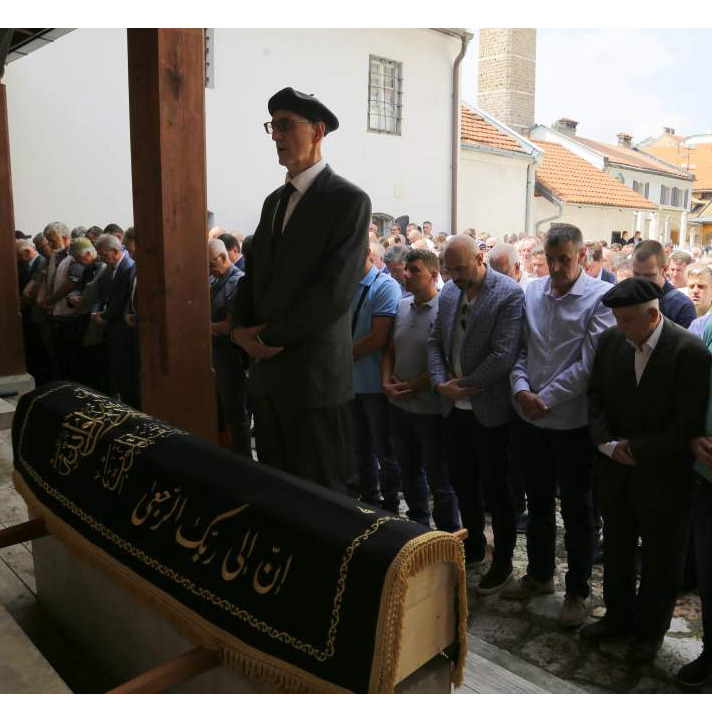 Klanjana dženaza majci Hasana Čengića