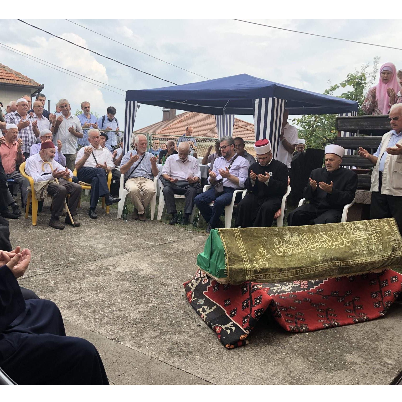 "Zmaj od Bosne" | Klanjana dženaza mr. Adem ef. Hadžiću