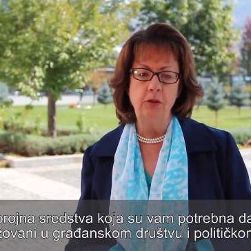 Ambasadorica Cormack: Tražite odgovornost od političara za ono što su obećali